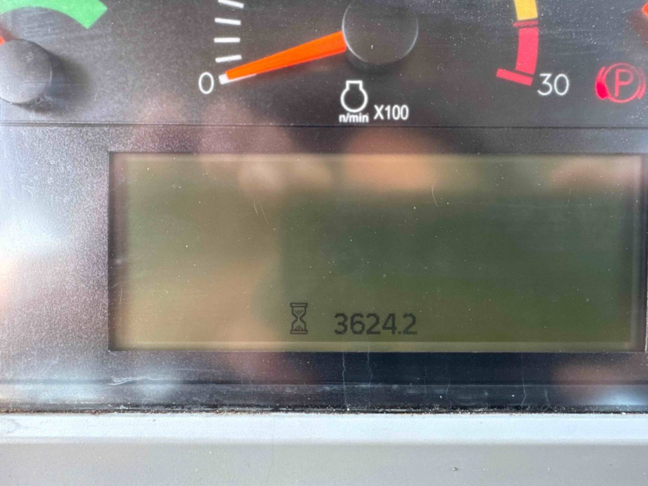 CAT 730 - Kiepwagen met knikbesturing: afbeelding 5 CAT 730 - Kiepwagen met knikbesturing: afbeelding 5