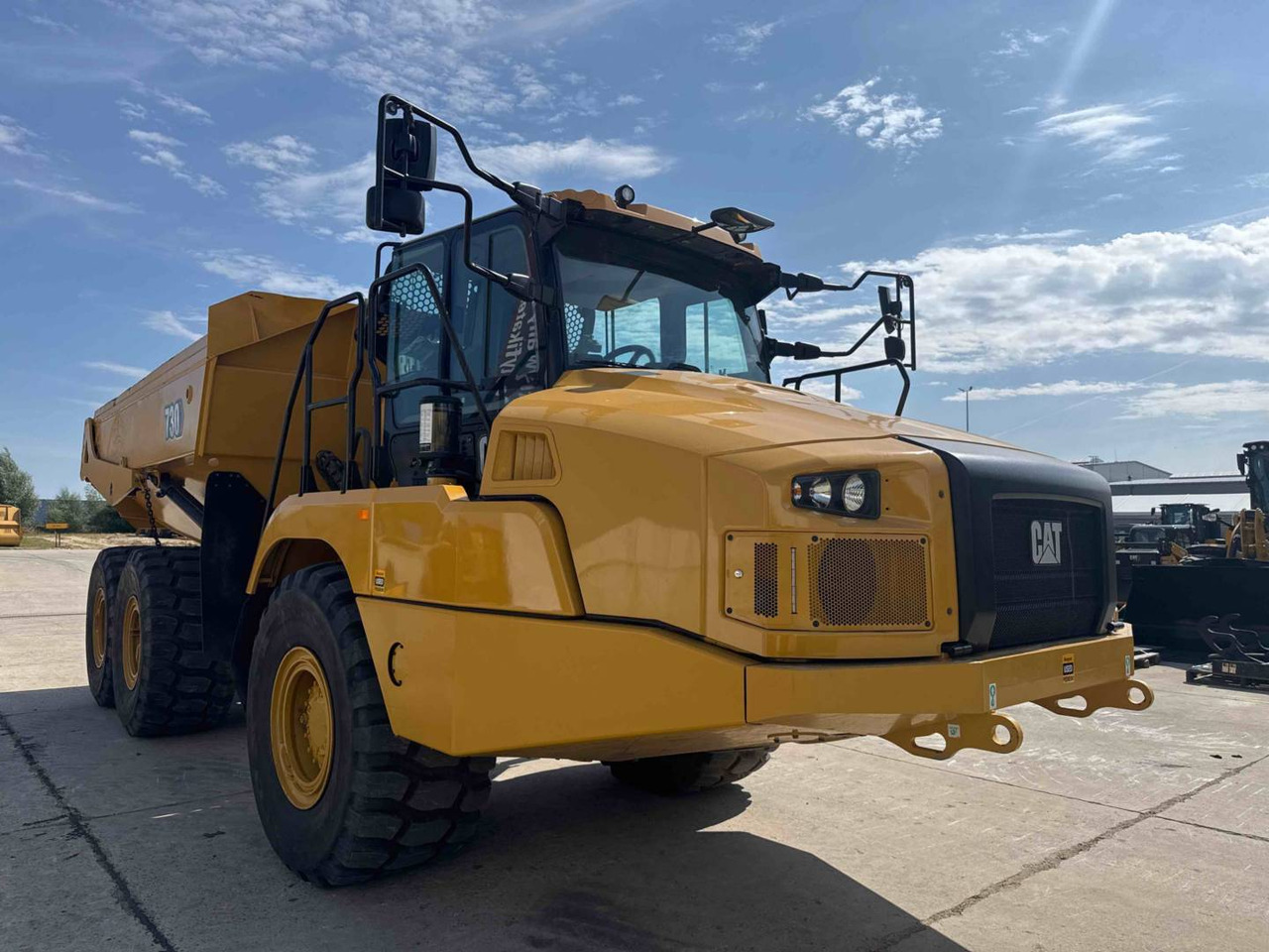 CAT 730 - Kiepwagen met knikbesturing: afbeelding 2 CAT 730 - Kiepwagen met knikbesturing: afbeelding 2