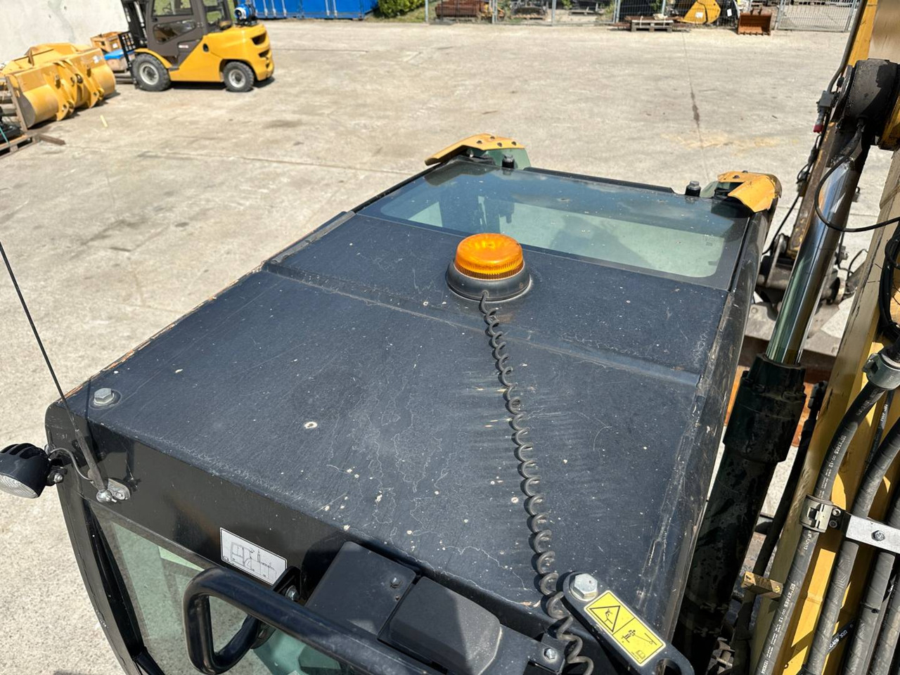 Mobiele graafmachine CAT M318F: afbeelding 25