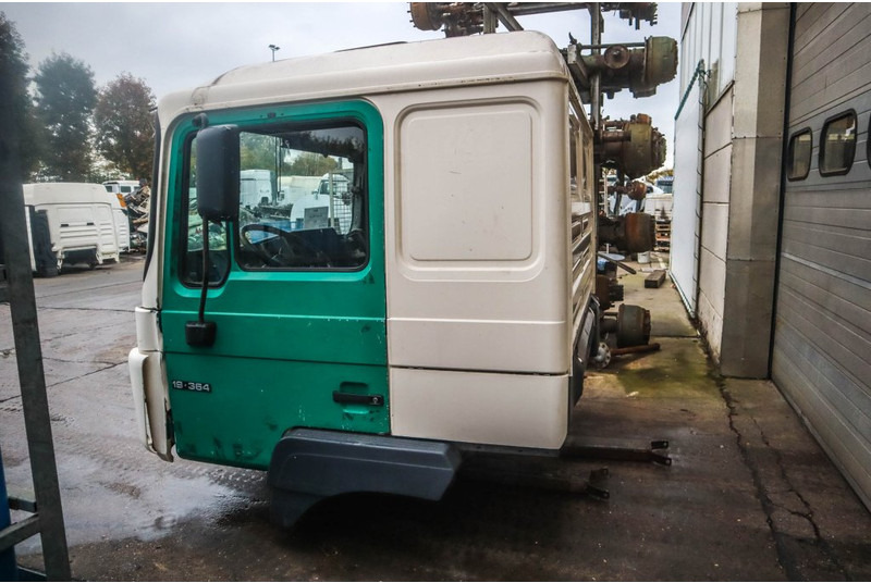 MAN F92L22 F2000 - Cabine en interieur voor Vrachtwagen: afbeelding 4 MAN F92L22 F2000 - Cabine en interieur voor Vrachtwagen: afbeelding 4