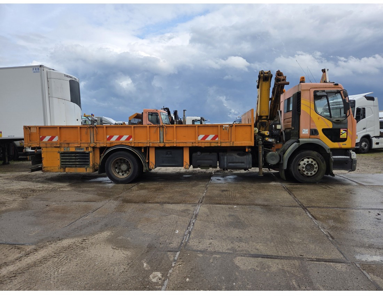 Vrachtwagen met open laadbak, Kraanwagen Renault Premium 300 MECHANICAL PUMP OPEN BOX COMPRESSOR CRANE EFFER 140/2S: afbeelding 8 Vrachtwagen met open laadbak, Kraanwagen Renault Premium 300 MECHANICAL PUMP OPEN BOX COMPRESSOR CRANE EFFER 140/2S: afbeelding 8