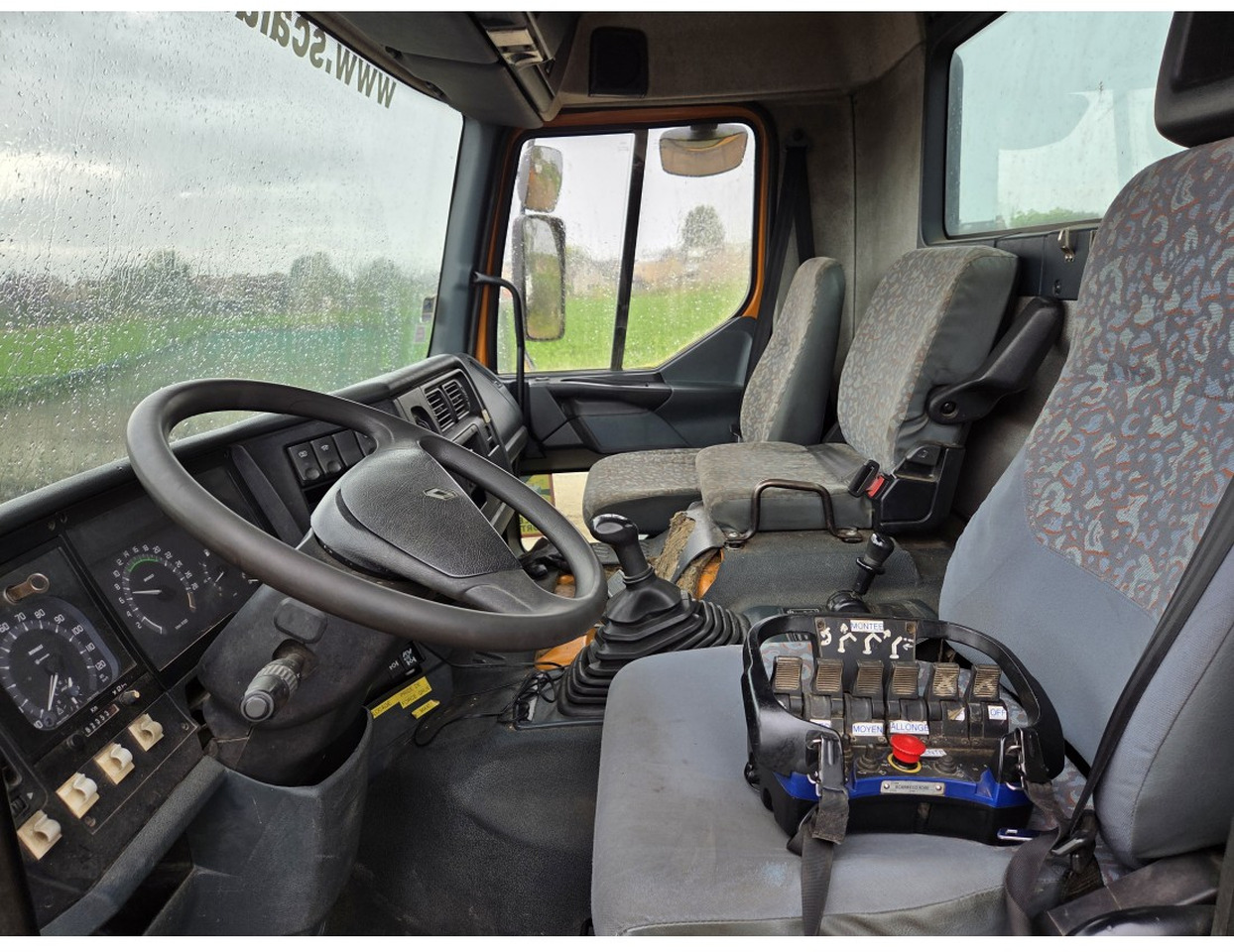 Vrachtwagen met open laadbak, Kraanwagen Renault Premium 300 MECHANICAL PUMP OPEN BOX COMPRESSOR CRANE EFFER 140/2S: afbeelding 11 Vrachtwagen met open laadbak, Kraanwagen Renault Premium 300 MECHANICAL PUMP OPEN BOX COMPRESSOR CRANE EFFER 140/2S: afbeelding 11