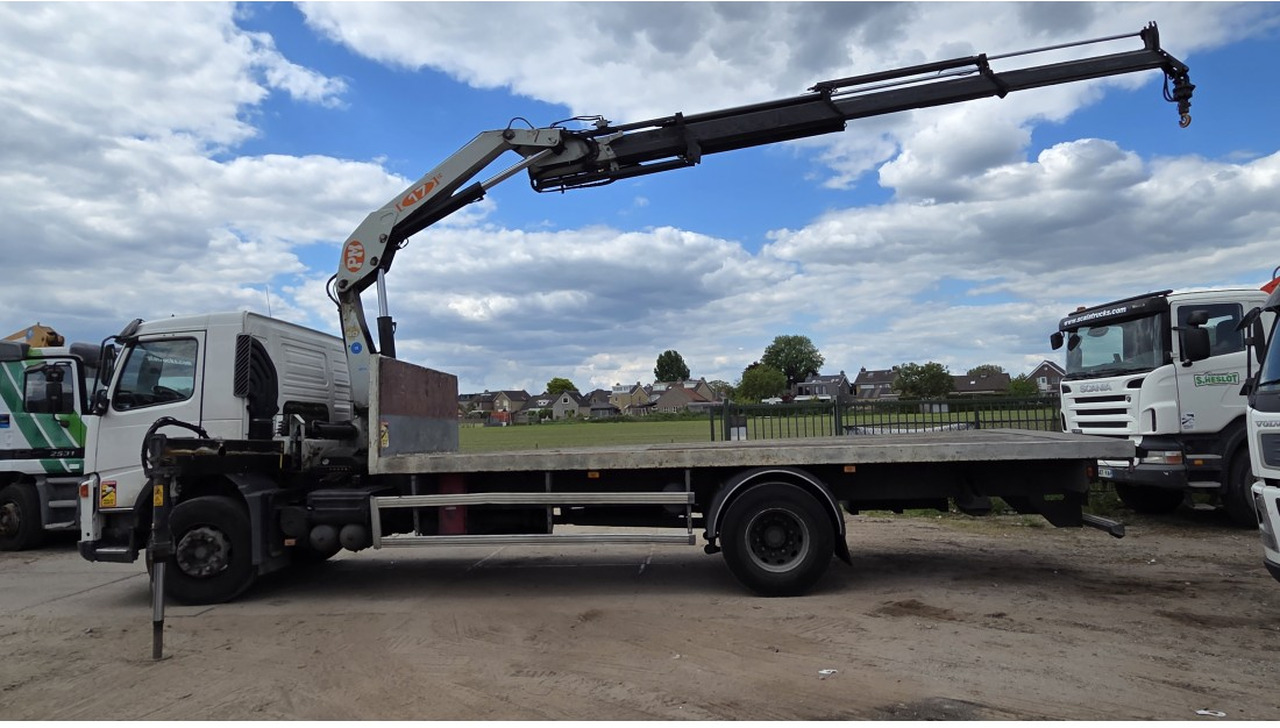 VOLVO FM 330 FLATBED 4X2 PM 17 LC 17 TON - Vrachtwagen met open laadbak, Kraanwagen: afbeelding 2 VOLVO FM 330 FLATBED 4X2 PM 17 LC 17 TON - Vrachtwagen met open laadbak, Kraanwagen: afbeelding 2