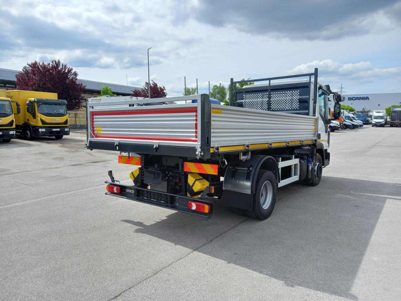 IVECO Eurocargo ML120EL25 - Kipper bestelwagen: afbeelding 4 IVECO Eurocargo ML120EL25 - Kipper bestelwagen: afbeelding 4