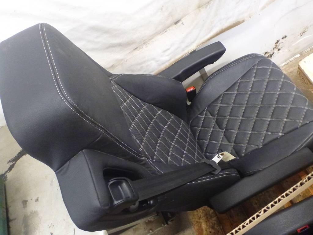 Mercedes-Benz Actros - Cabine voor Vrachtwagen: afbeelding 3 Mercedes-Benz Actros - Cabine voor Vrachtwagen: afbeelding 3