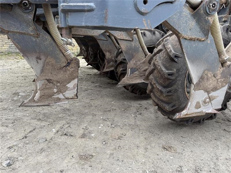 Mzuri Pro-Till 4T Med en del extra tilbehør/reserv - Zaaimachine: afbeelding 4 Mzuri Pro-Till 4T Med en del extra tilbehør/reserv - Zaaimachine: afbeelding 4