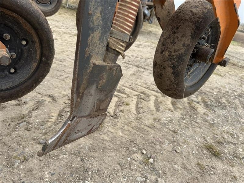 Mzuri Pro-Till 4T Med en del extra tilbehør/reserv - Zaaimachine: afbeelding 3 Mzuri Pro-Till 4T Med en del extra tilbehør/reserv - Zaaimachine: afbeelding 3