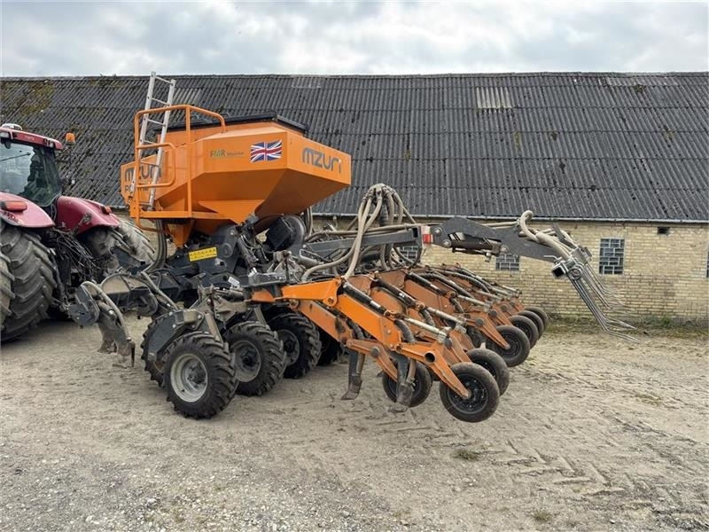 Mzuri Pro-Till 4T Med en del extra tilbehør/reserv - Zaaimachine: afbeelding 2 Mzuri Pro-Till 4T Med en del extra tilbehør/reserv - Zaaimachine: afbeelding 2