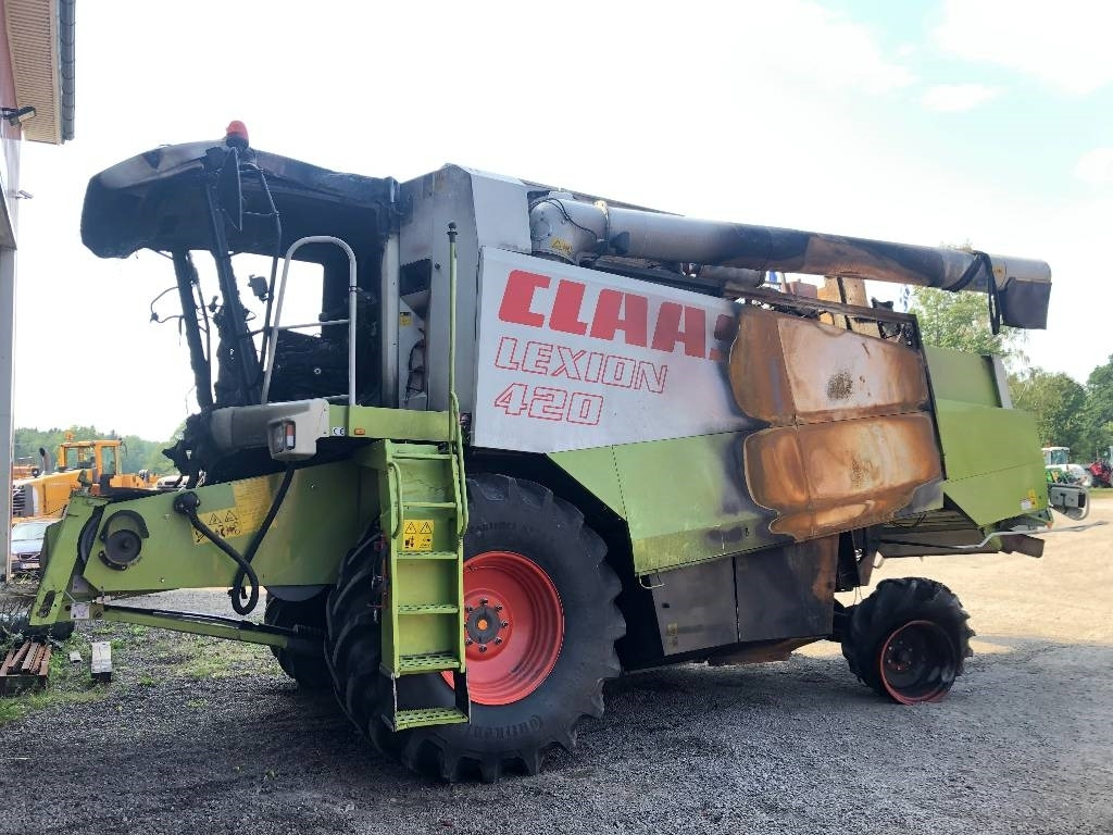 Claas Lexion 420 Dismantled for spare parts - Maaidorser: afbeelding 1 Claas Lexion 420 Dismantled for spare parts - Maaidorser: afbeelding 1