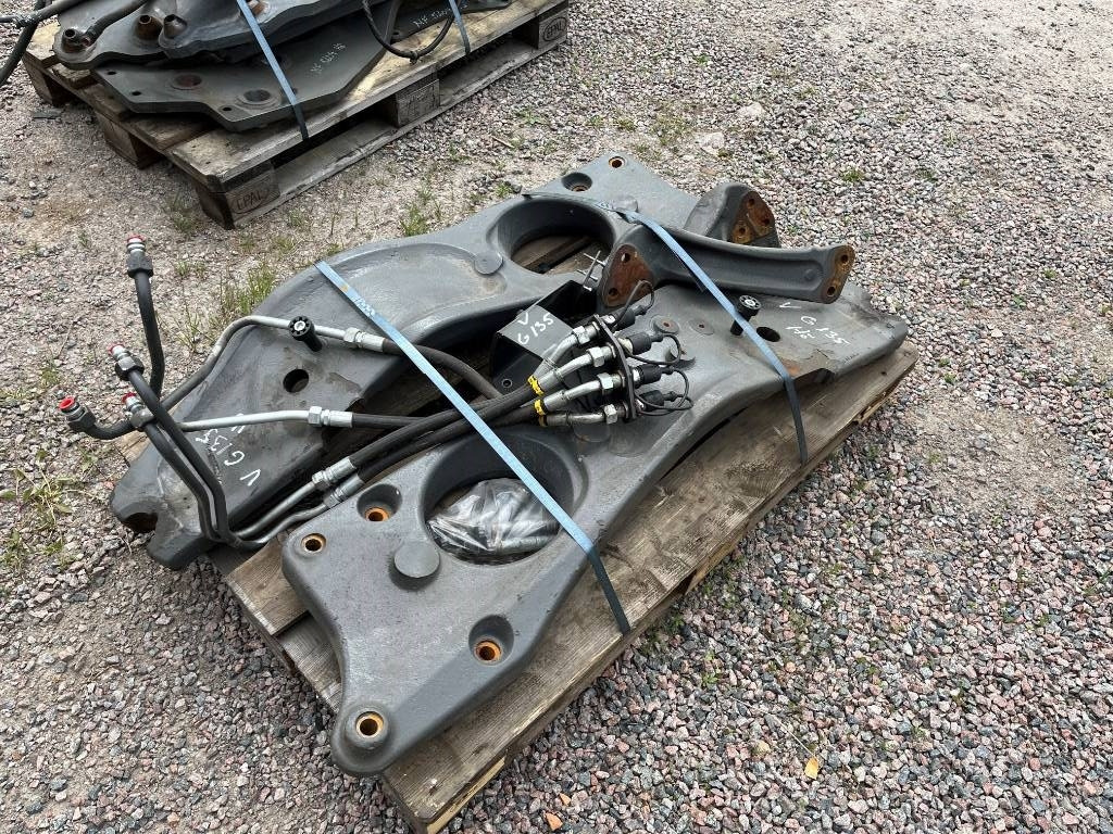 Lastarfäste Quicke Ålö till Valtra G135 - Snelwissel: afbeelding 1 Lastarfäste Quicke Ålö till Valtra G135 - Snelwissel: afbeelding 1