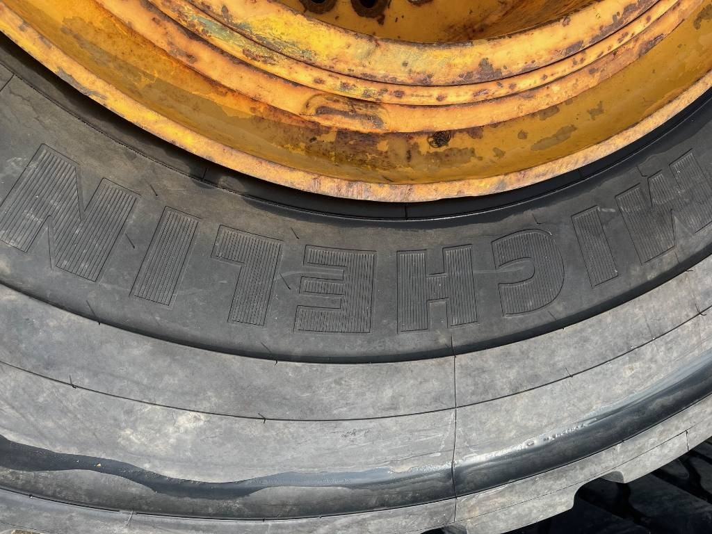 Michelin 800/65R29 XLD Volvo L150 L180 - Complete wiel: afbeelding 3 Michelin 800/65R29 XLD Volvo L150 L180 - Complete wiel: afbeelding 3