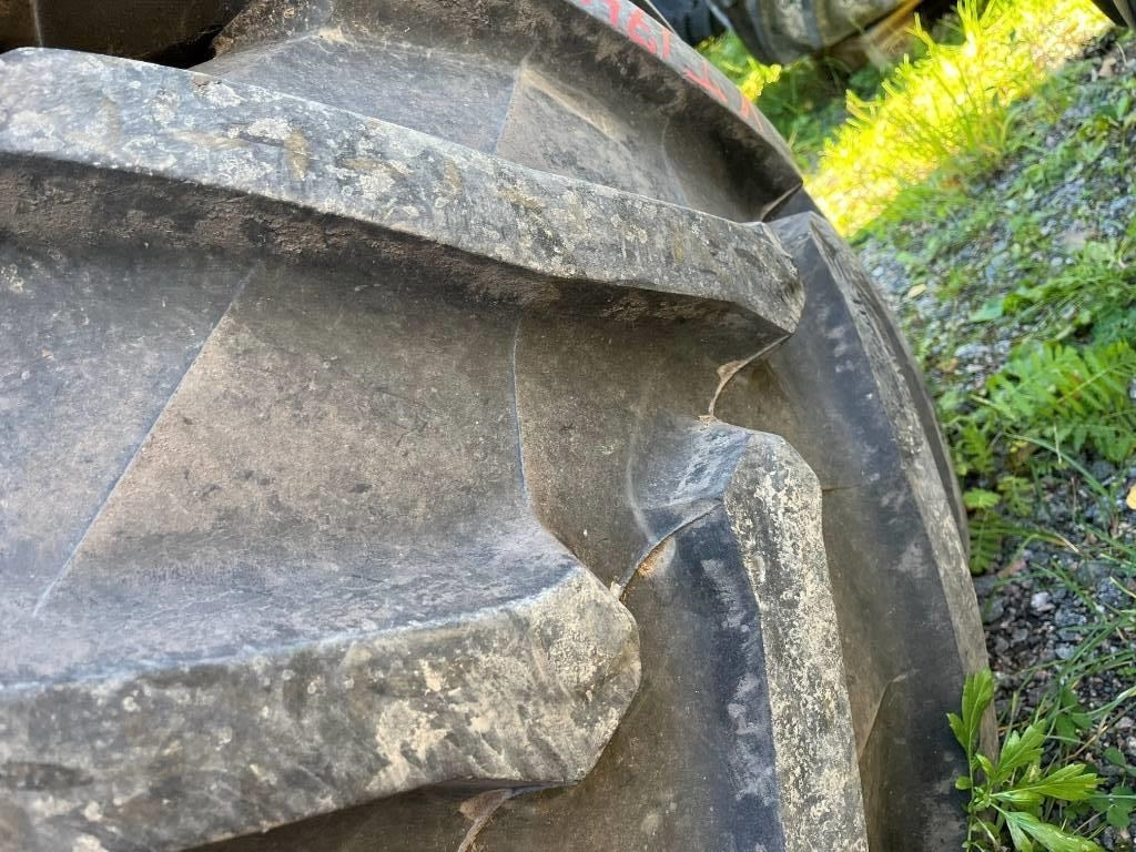 Trelleborg 650/65 42 540/65 30 till Valmet Valtra T174 - Band voor Landbouwmachine: afbeelding 3 Trelleborg 650/65 42 540/65 30 till Valmet Valtra T174 - Band voor Landbouwmachine: afbeelding 3