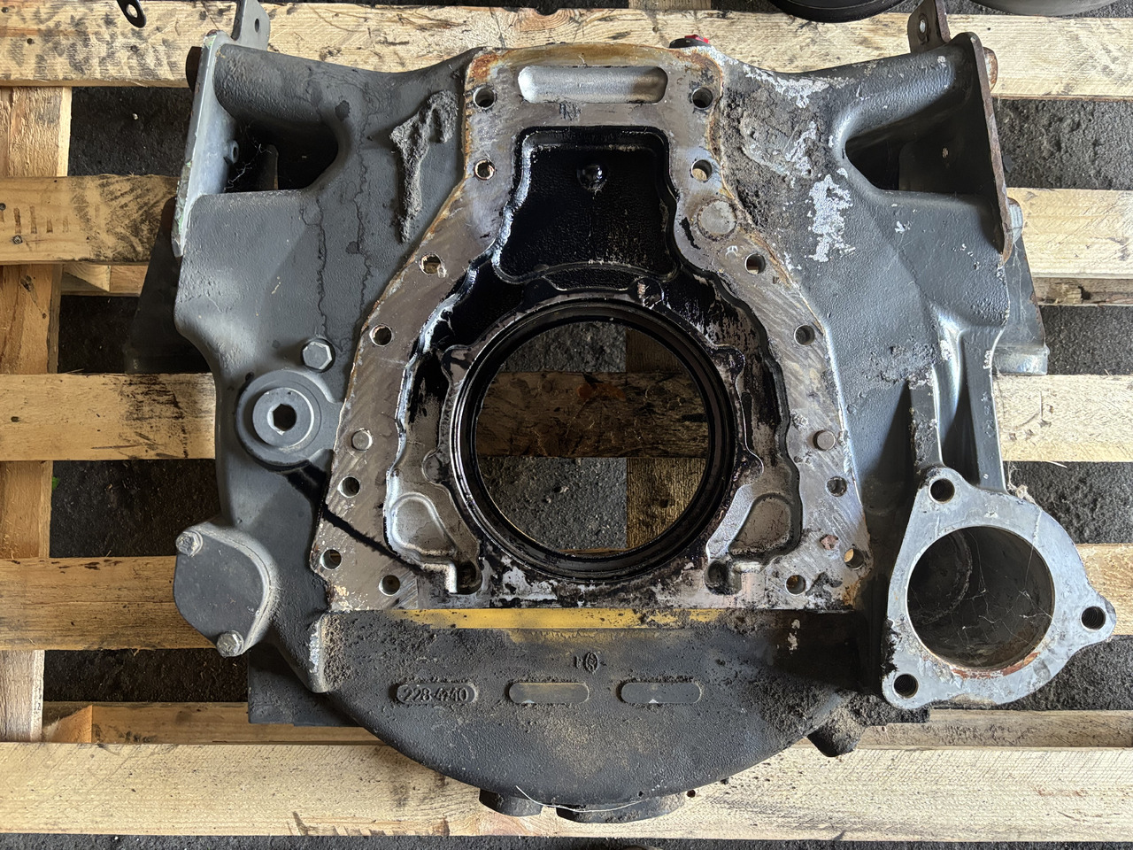 CAT Caterpillar C9 228-4740 Obudowa Koła Zamachowego 2284740 - Vliegwiel voor Landbouwmachine: afbeelding 1 CAT Caterpillar C9 228-4740 Obudowa Koła Zamachowego 2284740 - Vliegwiel voor Landbouwmachine: afbeelding 1