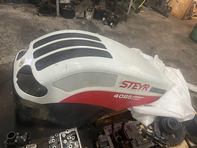 Ciągnik rolniczy Steyr 4085 Pokrywa silnika / Maska / Klapa Silnika - Motorkap voor Landbouwmachine: afbeelding 5 Ciągnik rolniczy Steyr 4085 Pokrywa silnika / Maska / Klapa Silnika - Motorkap voor Landbouwmachine: afbeelding 5