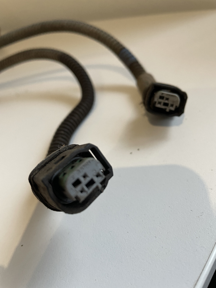 Claas Arion 550-520 650-620 - kabel wiązka elektryczna 0021581051 - Kabels/ Draden voor Tractor: afbeelding 3 Claas Arion 550-520 650-620 - kabel wiązka elektryczna 0021581051 - Kabels/ Draden voor Tractor: afbeelding 3
