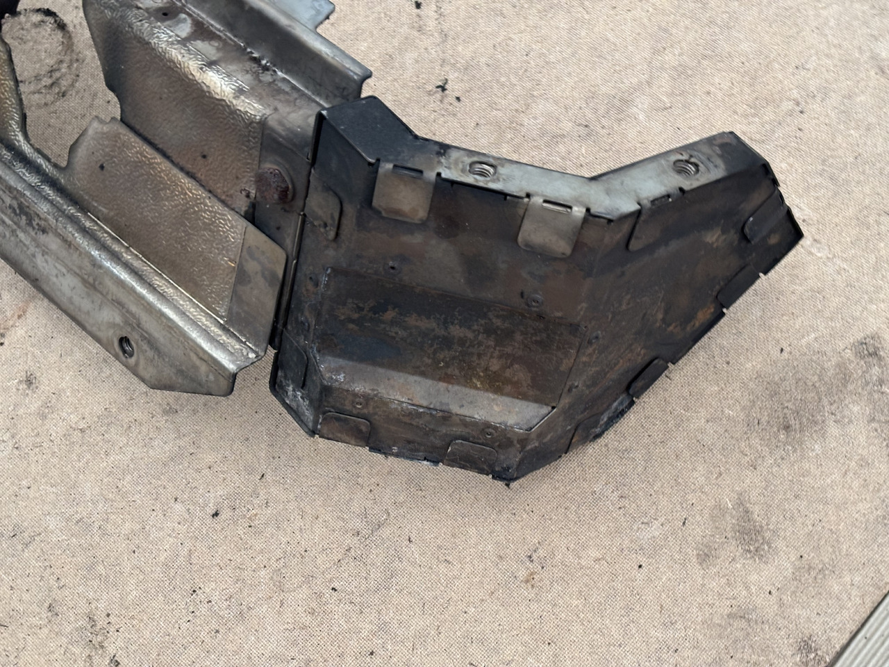 Claas Lexion 780 Izolacja Silnika Pokrywa Maska Obudowa Tylna 00 0781 205 0 0007812050 - Motorkap voor Maaidorser: afbeelding 2 Claas Lexion 780 Izolacja Silnika Pokrywa Maska Obudowa Tylna 00 0781 205 0 0007812050 - Motorkap voor Maaidorser: afbeelding 2