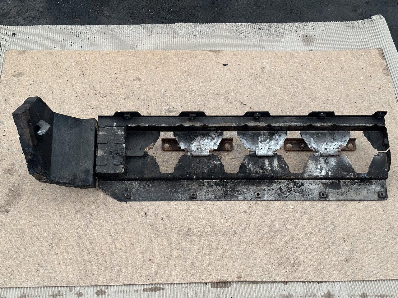 Claas Lexion 780 Izolacja Silnika Pokrywa Maska Obudowa Tylna 00 0781 205 0 0007812050 - Motorkap voor Maaidorser: afbeelding 3 Claas Lexion 780 Izolacja Silnika Pokrywa Maska Obudowa Tylna 00 0781 205 0 0007812050 - Motorkap voor Maaidorser: afbeelding 3