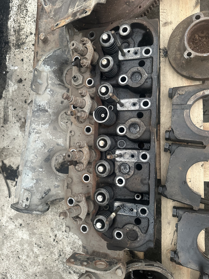 Fiat 780dt Fiat 8045 głowica cylindrów , klawiatura głowicy , rozrząd , części - Cilinderkop voor Landbouwmachine: afbeelding 1 Fiat 780dt Fiat 8045 głowica cylindrów , klawiatura głowicy , rozrząd , części - Cilinderkop voor Landbouwmachine: afbeelding 1