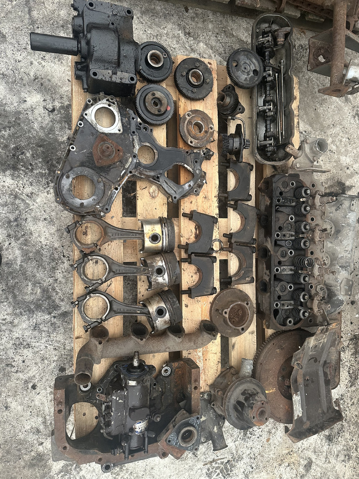 Fiat 780dt Fiat 8045 głowica cylindrów , klawiatura głowicy , rozrząd , części - Cilinderkop voor Landbouwmachine: afbeelding 3 Fiat 780dt Fiat 8045 głowica cylindrów , klawiatura głowicy , rozrząd , części - Cilinderkop voor Landbouwmachine: afbeelding 3