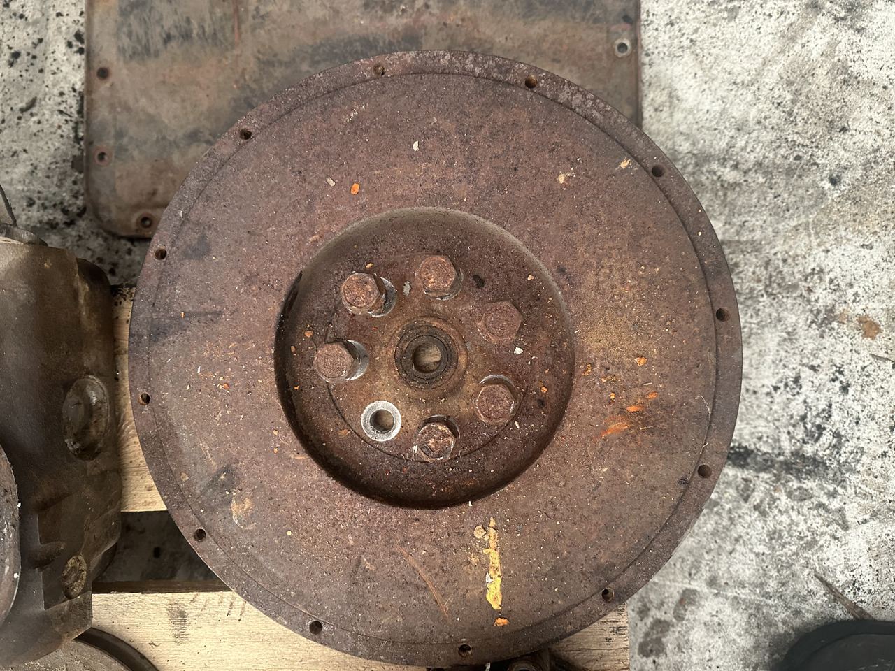 Fiat 780dt Fiat 8045 korbowód koło zamachowe , kolektor wydechowy - Vliegwiel voor Landbouwmachine: afbeelding 2 Fiat 780dt Fiat 8045 korbowód koło zamachowe , kolektor wydechowy - Vliegwiel voor Landbouwmachine: afbeelding 2