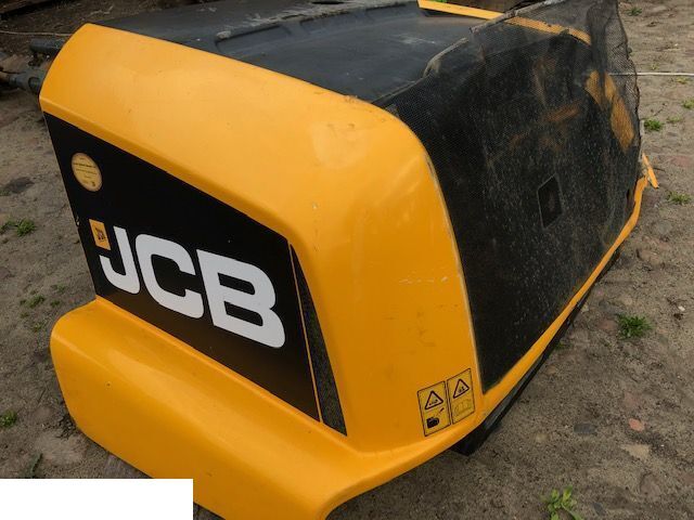 JCB 320 - Klapa - Motorkap voor Landbouwmachine: afbeelding 1 JCB 320 - Klapa - Motorkap voor Landbouwmachine: afbeelding 1
