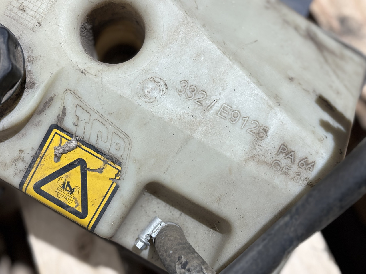 JCB 332/E9125 Zbiornik wyrównawczy płynu chłodniczego - Expansietank voor Bouwmachine: afbeelding 3 JCB 332/E9125 Zbiornik wyrównawczy płynu chłodniczego - Expansietank voor Bouwmachine: afbeelding 3