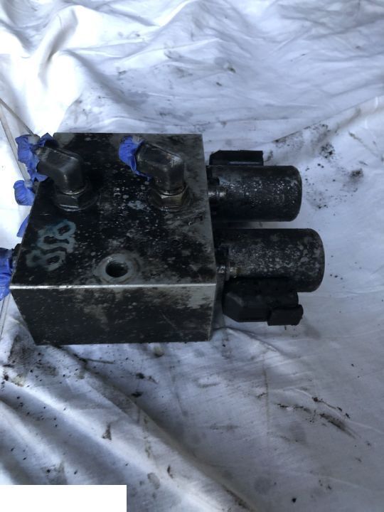 JCB 4CX - Rozdzielacz - Hydraulisch ventiel voor Graaflaadmachine: afbeelding 3 JCB 4CX - Rozdzielacz - Hydraulisch ventiel voor Graaflaadmachine: afbeelding 3
