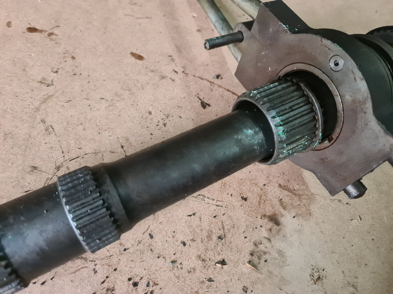 John Deere 4650, 4850 WAŁ NAPĘDOWY R89463 RE35974 R70800 AR94272 - Aandrijfas voor Landbouwmachine: afbeelding 3 John Deere 4650, 4850 WAŁ NAPĘDOWY R89463 RE35974 R70800 AR94272 - Aandrijfas voor Landbouwmachine: afbeelding 3