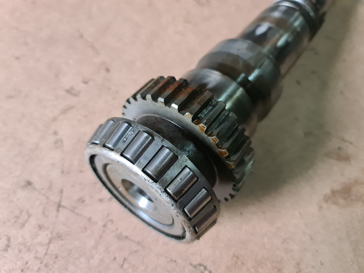 John Deere 4650, 4850 Wał Skrzyni Biegów z Pierścieniem R119550 JD9002 - Aandrijfas voor Landbouwmachine: afbeelding 3 John Deere 4650, 4850 Wał Skrzyni Biegów z Pierścieniem R119550 JD9002 - Aandrijfas voor Landbouwmachine: afbeelding 3