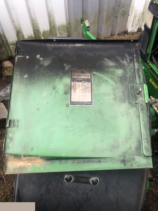 John Deere 6000 - Boczek Maski - Motorkap voor Landbouwmachine: afbeelding 1 John Deere 6000 - Boczek Maski - Motorkap voor Landbouwmachine: afbeelding 1