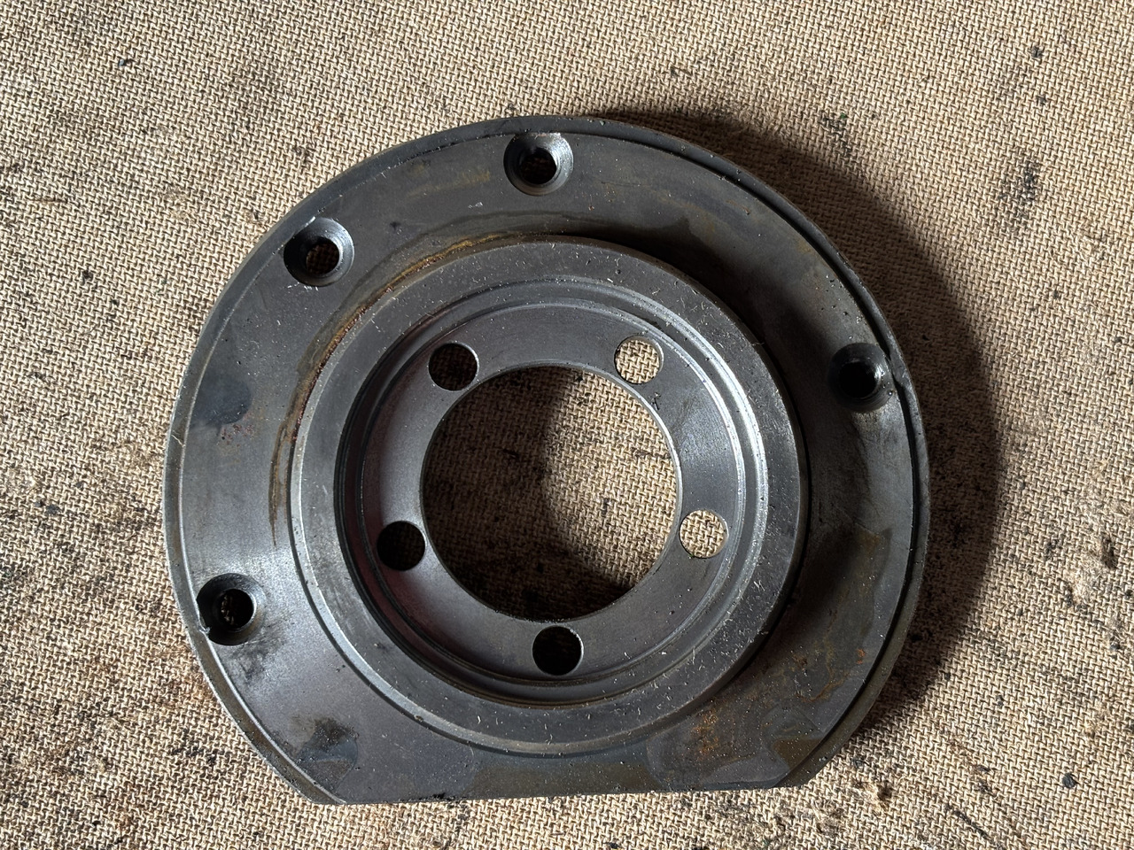 John Deere 6010 6110 6210 Obudowa Łożyska L113330 - Motorlager voor Landbouwmachine: afbeelding 2 John Deere 6010 6110 6210 Obudowa Łożyska L113330 - Motorlager voor Landbouwmachine: afbeelding 2