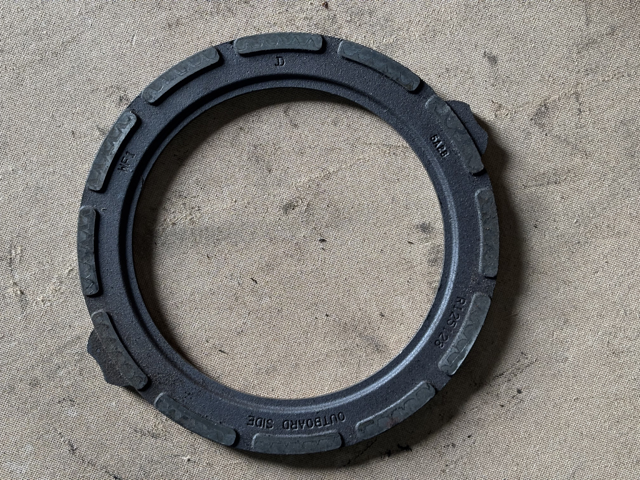 John Deere 6140 6150 6920 7405 7500 Docisk Hamulca Płytka R125128 - Remdelen voor Landbouwmachine: afbeelding 1 John Deere 6140 6150 6920 7405 7500 Docisk Hamulca Płytka R125128 - Remdelen voor Landbouwmachine: afbeelding 1