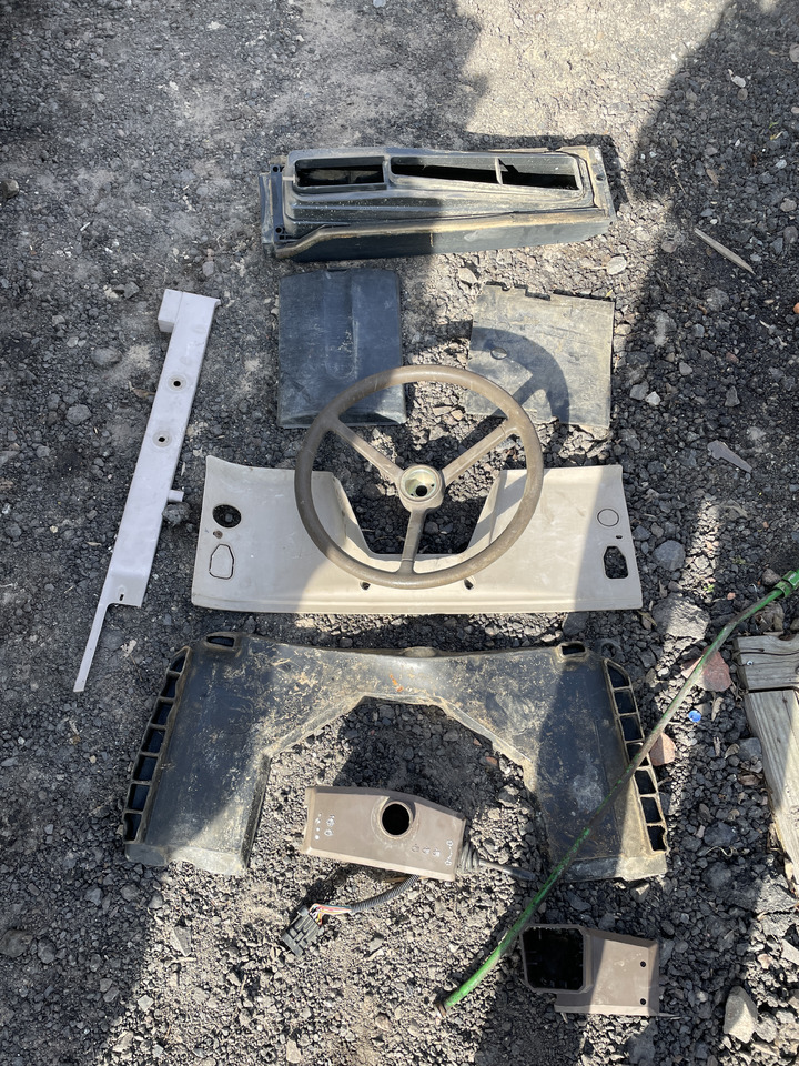 John Deere 6920 - plastiki wnętrza kabiny - Cabine en interieur voor Landbouwmachine: afbeelding 3 John Deere 6920 - plastiki wnętrza kabiny - Cabine en interieur voor Landbouwmachine: afbeelding 3