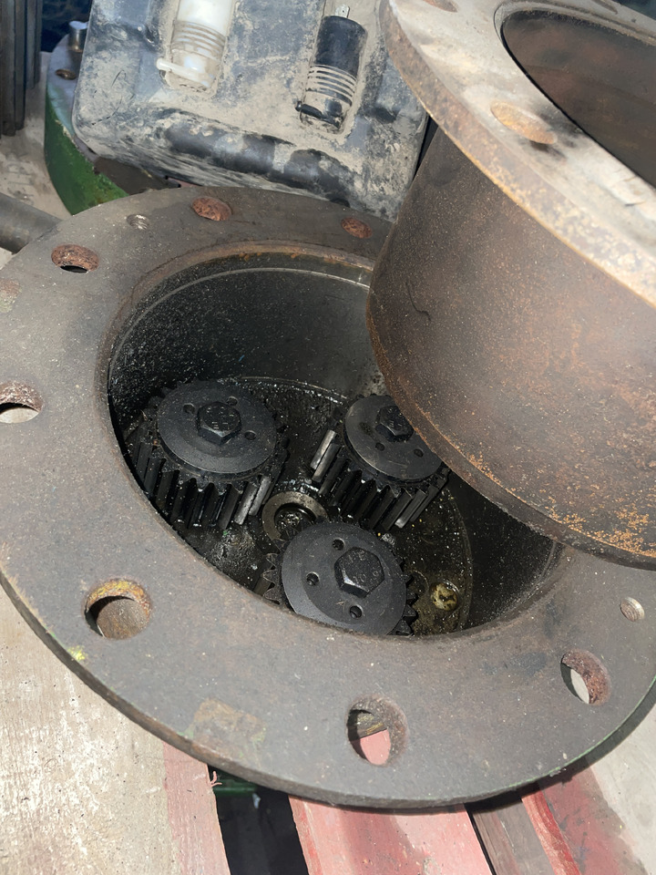 John Deere 7810 - zwolnica kompletna sztywna oś - Eindaandrijving voor Landbouwmachine: afbeelding 1 John Deere 7810 - zwolnica kompletna sztywna oś - Eindaandrijving voor Landbouwmachine: afbeelding 1