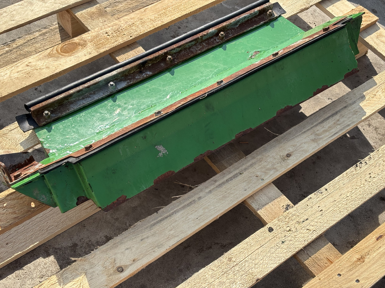 John Deere 8600 Kaptur Osłona Maska AXE46452 - Motorkap voor Landbouwmachine: afbeelding 4 John Deere 8600 Kaptur Osłona Maska AXE46452 - Motorkap voor Landbouwmachine: afbeelding 4