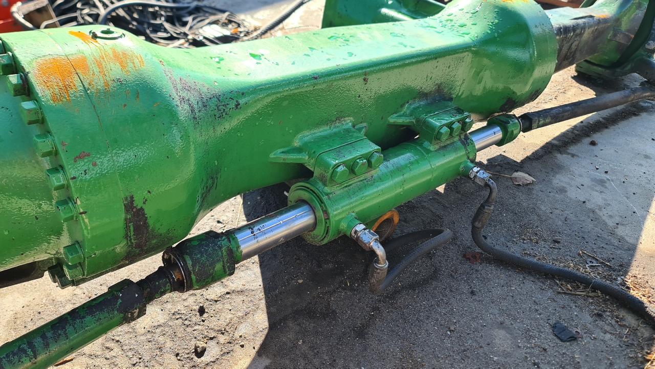 John Deere 8600 Siłownik mostu tylnego Osi tylnej AXE53239 - Remcilinder voor Landbouwmachine: afbeelding 1 John Deere 8600 Siłownik mostu tylnego Osi tylnej AXE53239 - Remcilinder voor Landbouwmachine: afbeelding 1