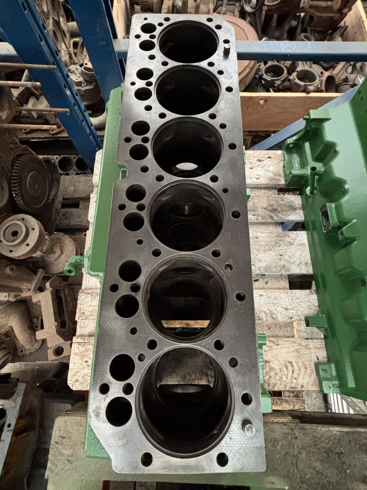 John Deere R504850 Blok Silnika - Cilinderblok voor Landbouwmachine: afbeelding 4 John Deere R504850 Blok Silnika - Cilinderblok voor Landbouwmachine: afbeelding 4