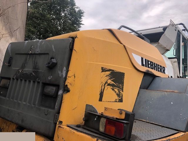 Liebherr 564 - Pokrywa Silnika - Motorkap voor Bouwmachine: afbeelding 1 Liebherr 564 - Pokrywa Silnika - Motorkap voor Bouwmachine: afbeelding 1