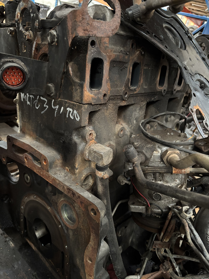 Manitou MLT 634-120 Perkins Silnik Blok Tryby Koło Pasowe Pokrywa Wał Korbowy CZĘŚCI - Krukas voor Landbouwmachine: afbeelding 4 Manitou MLT 634-120 Perkins Silnik Blok Tryby Koło Pasowe Pokrywa Wał Korbowy CZĘŚCI - Krukas voor Landbouwmachine: afbeelding 4