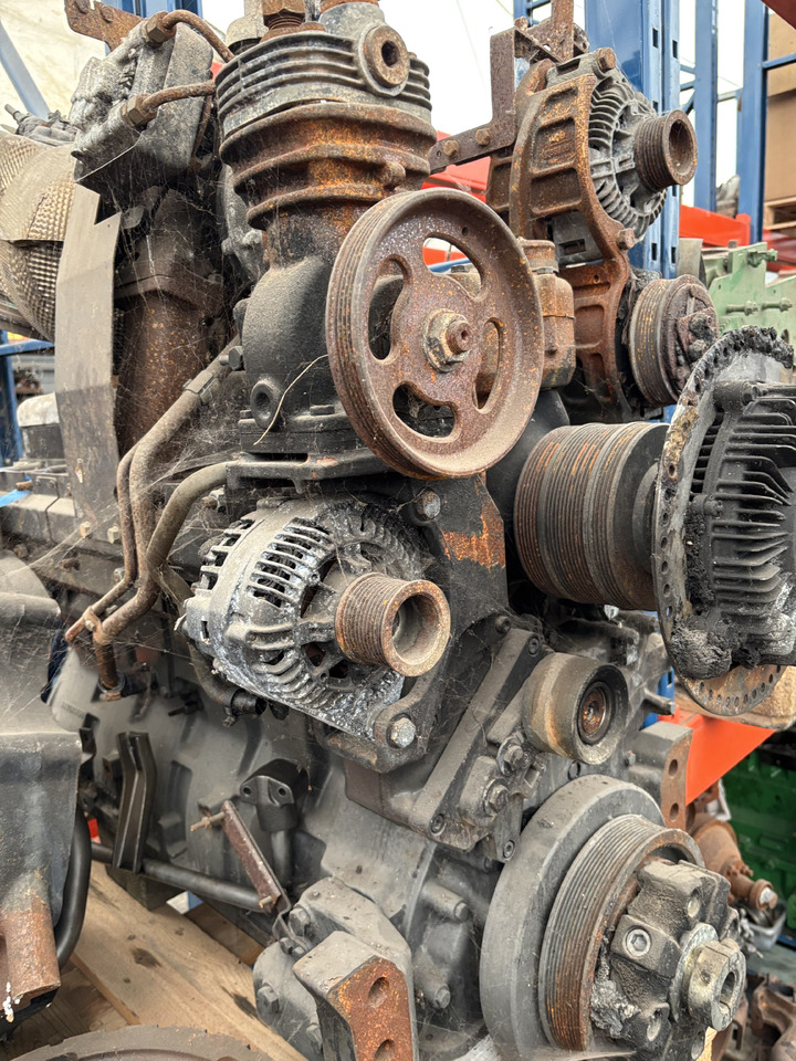 Massey Ferguson 7618 Silnik CZĘŚCI 453084168 - Motor en onderdelen voor Landbouwmachine: afbeelding 2 Massey Ferguson 7618 Silnik CZĘŚCI 453084168 - Motor en onderdelen voor Landbouwmachine: afbeelding 2