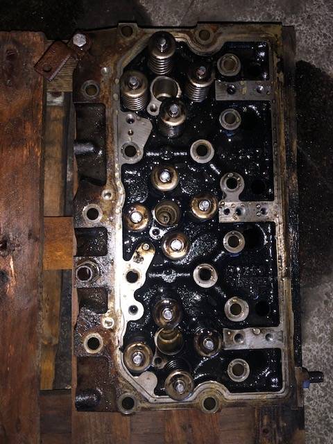Massey Ferguson - Głowica Cylindrów - Sisu 84CTA-4V - Cilinderkop voor Landbouwmachine: afbeelding 3 Massey Ferguson - Głowica Cylindrów - Sisu 84CTA-4V - Cilinderkop voor Landbouwmachine: afbeelding 3