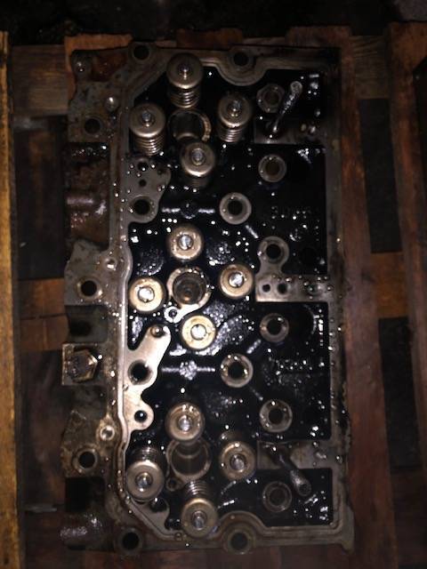 Massey Ferguson - Głowica Cylindrów - Sisu 84CTA-4V - Cilinderkop voor Landbouwmachine: afbeelding 2 Massey Ferguson - Głowica Cylindrów - Sisu 84CTA-4V - Cilinderkop voor Landbouwmachine: afbeelding 2