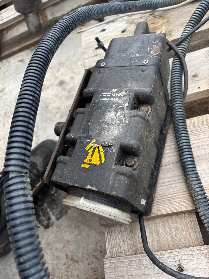 Massey Ferguson, Landini, Claas Radar Sensor Czujnik Prędkości Miernik Areału 3714290M2 - Sensor voor Landbouwmachine: afbeelding 2 Massey Ferguson, Landini, Claas Radar Sensor Czujnik Prędkości Miernik Areału 3714290M2 - Sensor voor Landbouwmachine: afbeelding 2