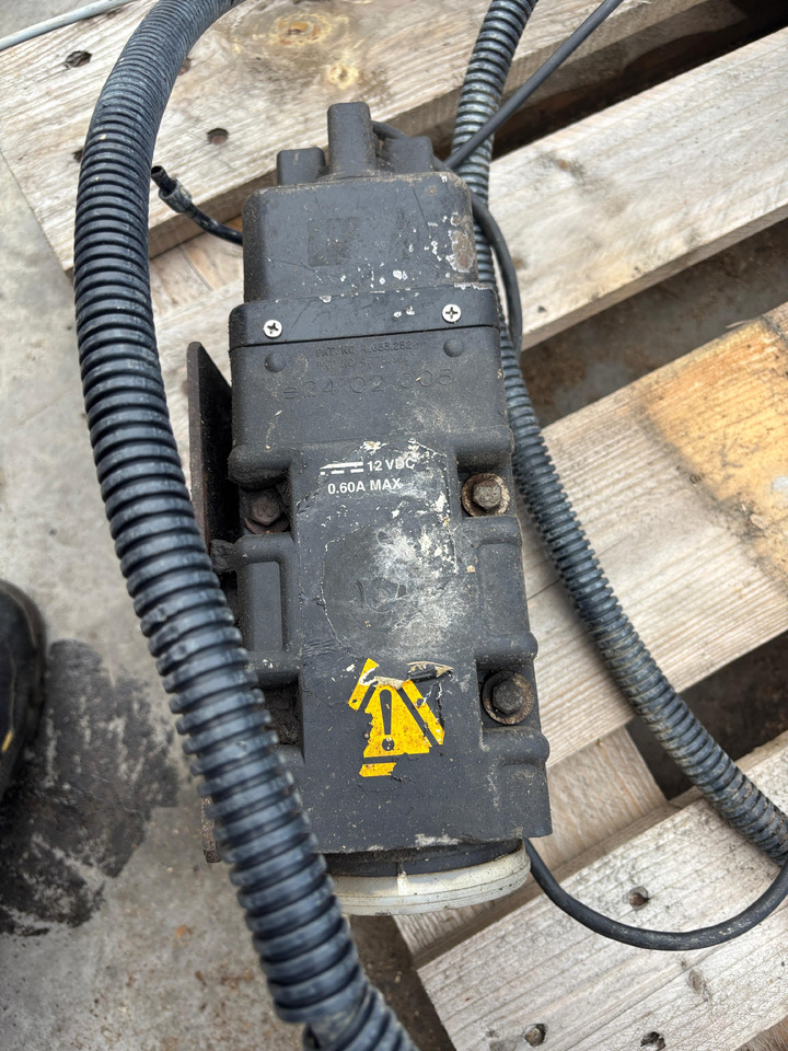 Massey Ferguson, Landini, Claas Radar Sensor Czujnik Prędkości Miernik Areału 3714290M2 - Sensor voor Landbouwmachine: afbeelding 1 Massey Ferguson, Landini, Claas Radar Sensor Czujnik Prędkości Miernik Areału 3714290M2 - Sensor voor Landbouwmachine: afbeelding 1