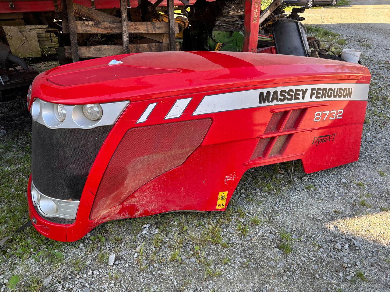 Massey Fergusson 8732 Dyna-VT - maska silnika - Motorkap voor Tractor: afbeelding 3 Massey Fergusson 8732 Dyna-VT - maska silnika - Motorkap voor Tractor: afbeelding 3