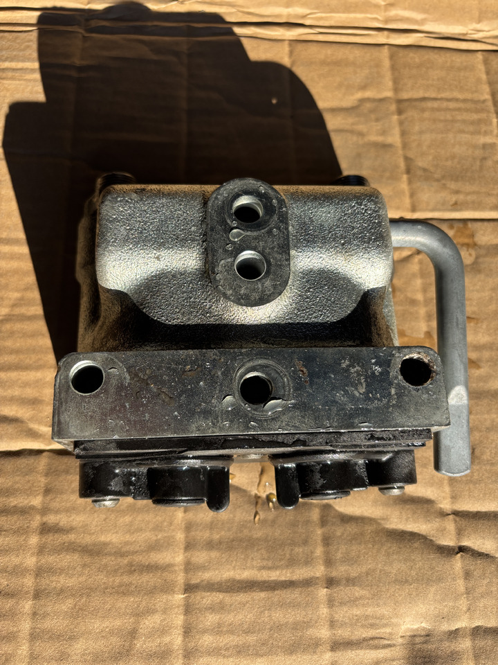 Massey Fergusson - zawór gniazdo hydrauliczne 3796260M1 ACP0307080 - Hydraulisch ventiel voor Landbouwmachine: afbeelding 1 Massey Fergusson - zawór gniazdo hydrauliczne 3796260M1 ACP0307080 - Hydraulisch ventiel voor Landbouwmachine: afbeelding 1