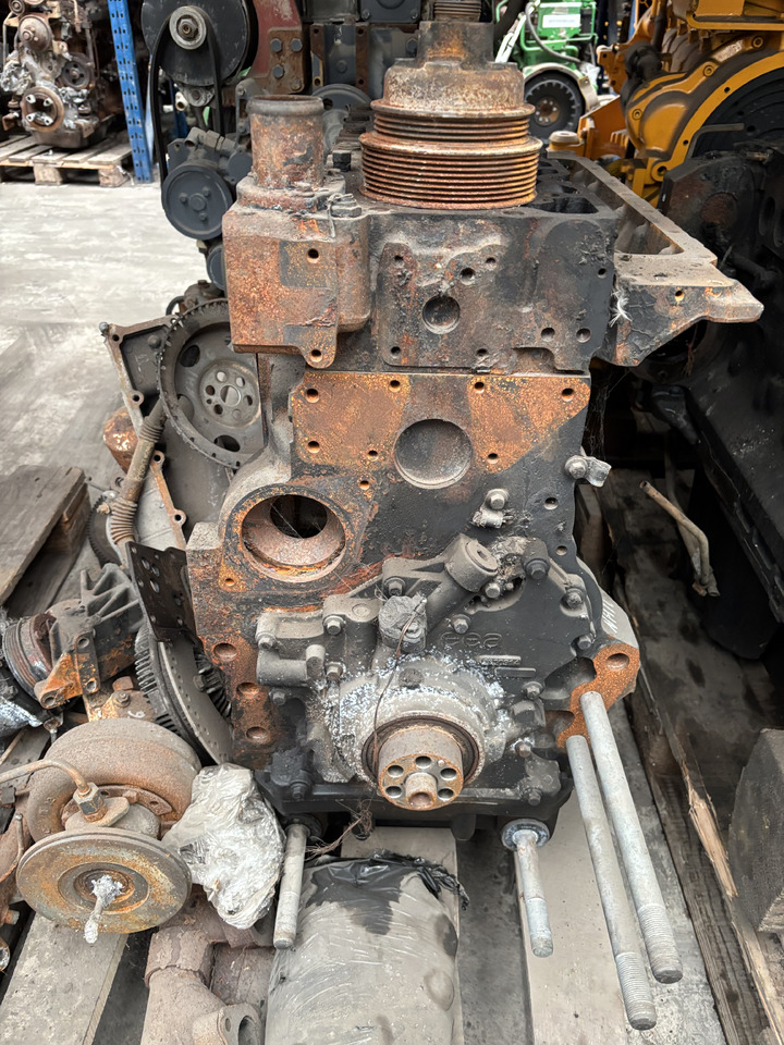 New Holland T6.175 Silnik 4.5 L 175 KM Na Części - Motor voor Landbouwmachine: afbeelding 3 New Holland T6.175 Silnik 4.5 L 175 KM Na Części - Motor voor Landbouwmachine: afbeelding 3