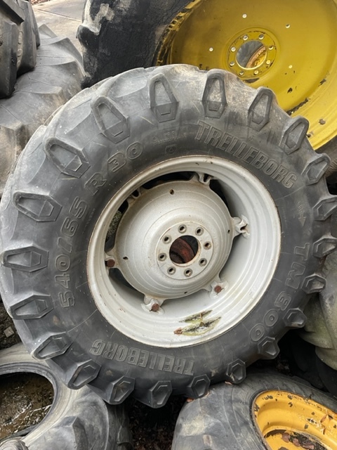 Same Rubin Lamborgini koła felgi 540/65R30 - Velg voor Landbouwmachine: afbeelding 1 Same Rubin Lamborgini koła felgi 540/65R30 - Velg voor Landbouwmachine: afbeelding 1