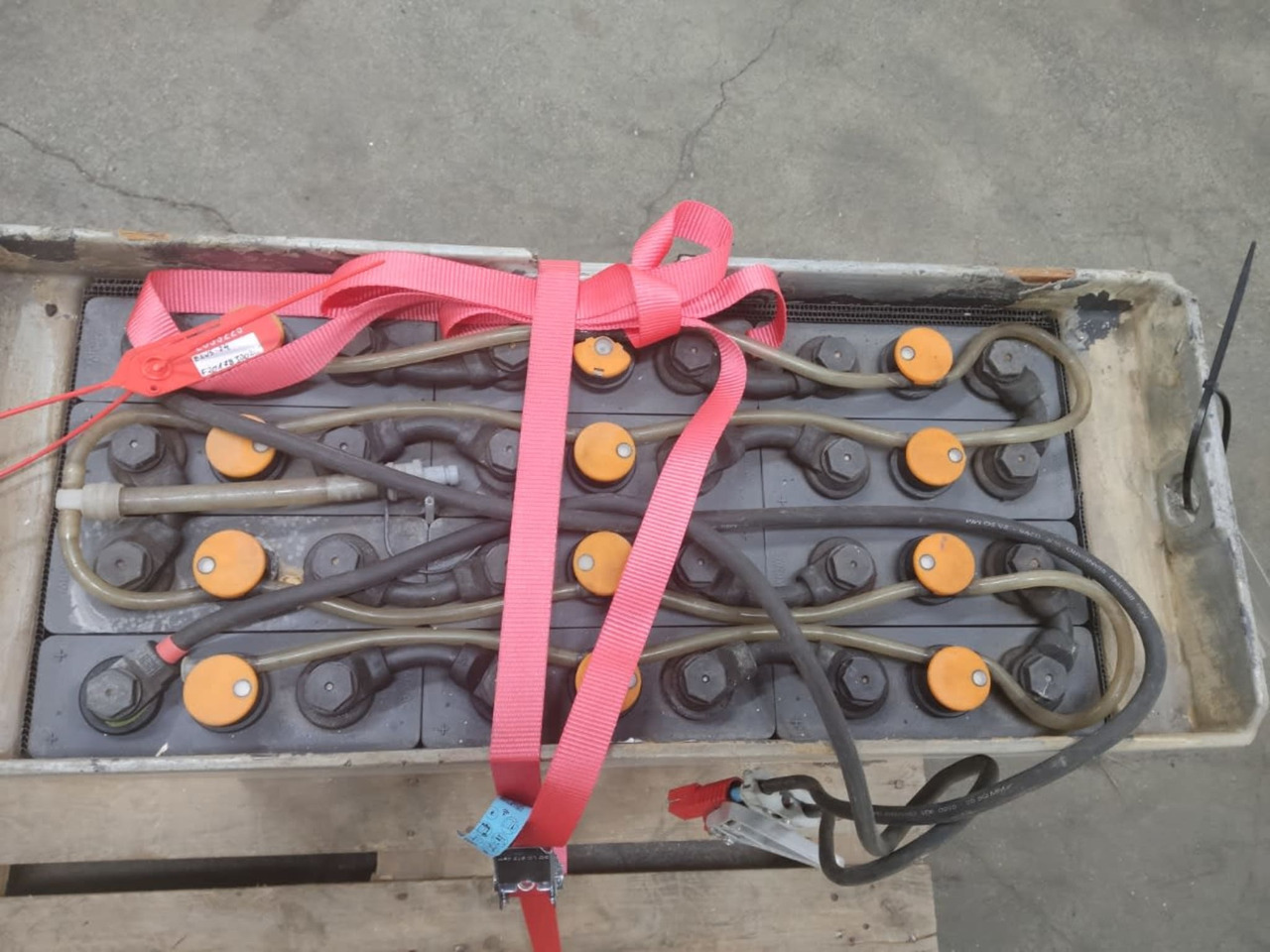 AVB Battery 24V 465Ah - Batterij voor Intern transport: afbeelding 4 AVB Battery 24V 465Ah - Batterij voor Intern transport: afbeelding 4