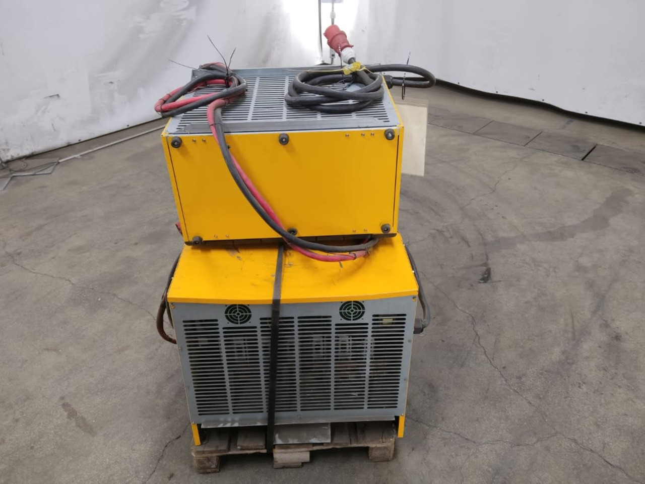 Battery Charger Package - 3 Pcs. - Batterij voor Intern transport: afbeelding 4 Battery Charger Package - 3 Pcs. - Batterij voor Intern transport: afbeelding 4